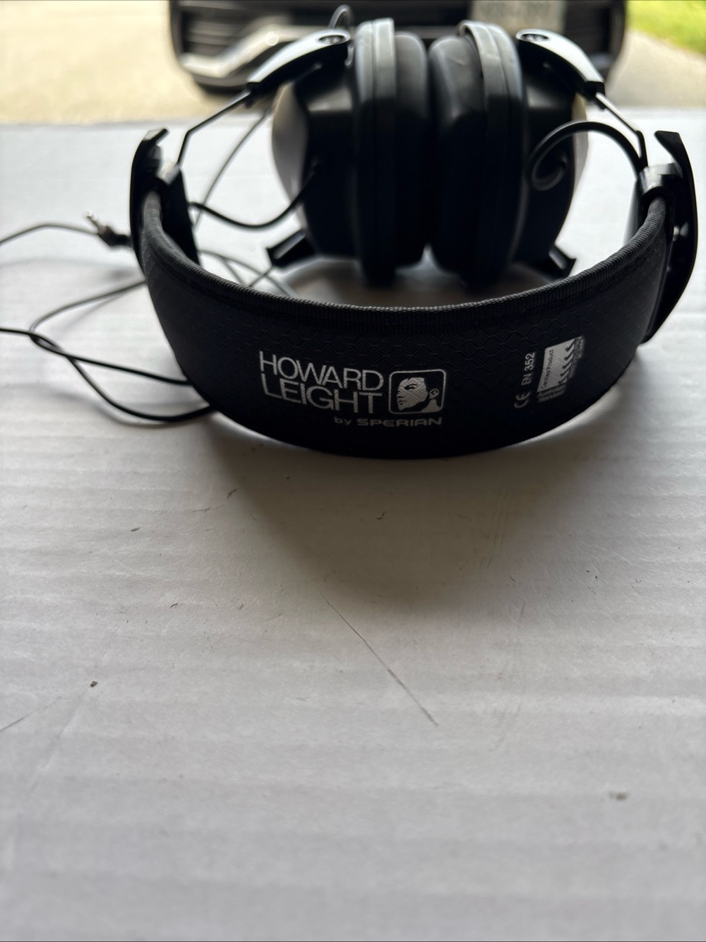 Howard Leight Over-Ear Headphones — Black